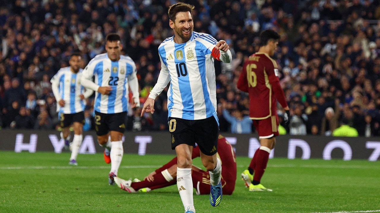 A GANAR MI AMOR: ARGENTINA VA POR SU PASE A LOS DIECISEISAVOS Y MESSI POR EL RÉCORD DE SU VIDA