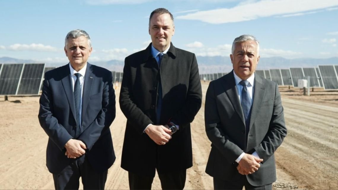 ADORNI AFUERA DE YPF, PERO LA JUSTICIA NO LO SUELTA: EL GOBIERNO NO LOGRA CERRAR EL ESCÁNDALO