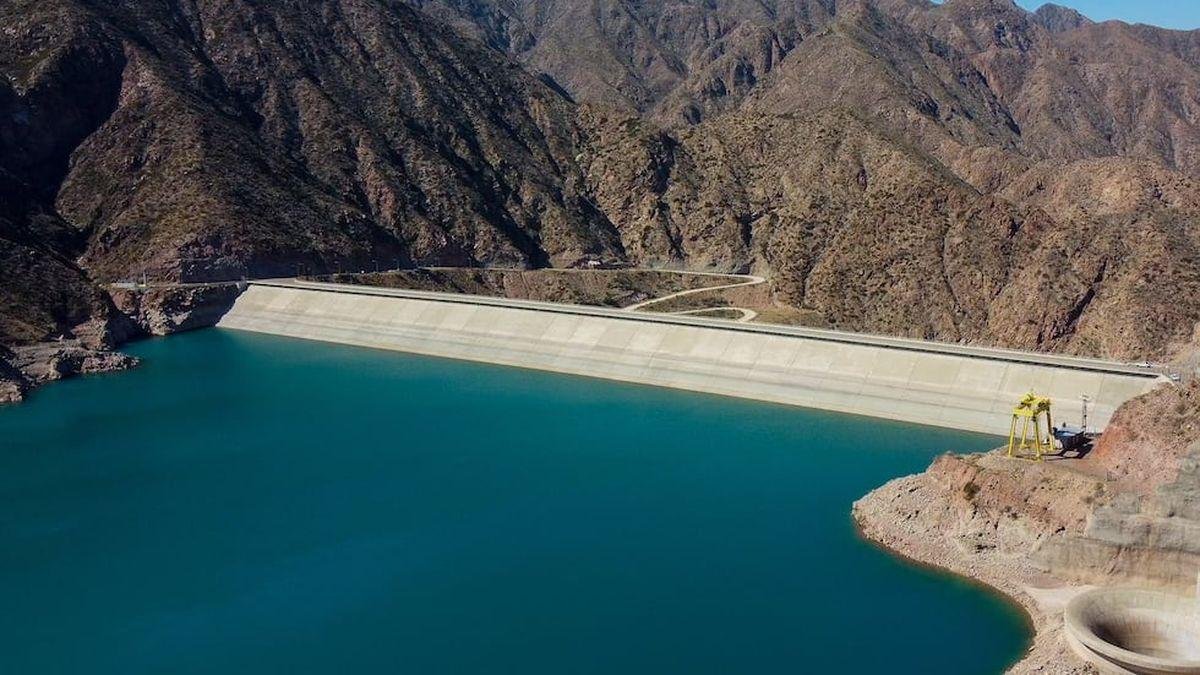 ALERTARON POR UN AUMENTO DEL CAUDAL DEL RÍO MENDOZA: PIDEN EVITAR ACERCARSE A SUS MÁRGENES