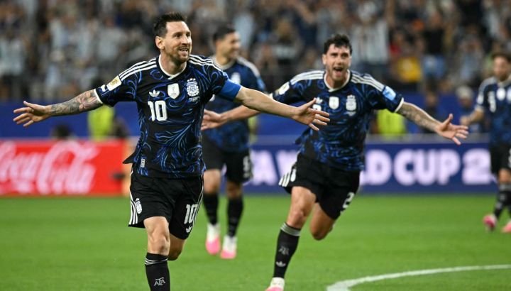ARGENTINA PISA FIRME Y QUEDA PRIMERO DE GRUPO CON PUNTAJE PERFECTO