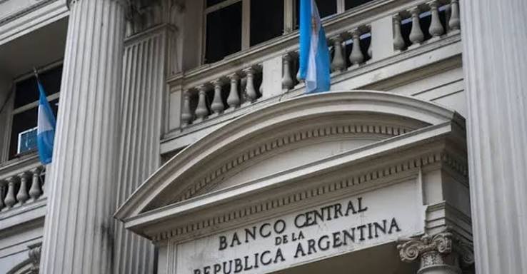 ARRANCA EL COBRO CON TRANSFERENCIA: EL NUEVO SISTEMA DEL BCRA PARA DESCONTAR CUOTAS DE PRÉSTAMOS, PERO CON POCO ENTUSIASMO DE LOS BANCOS