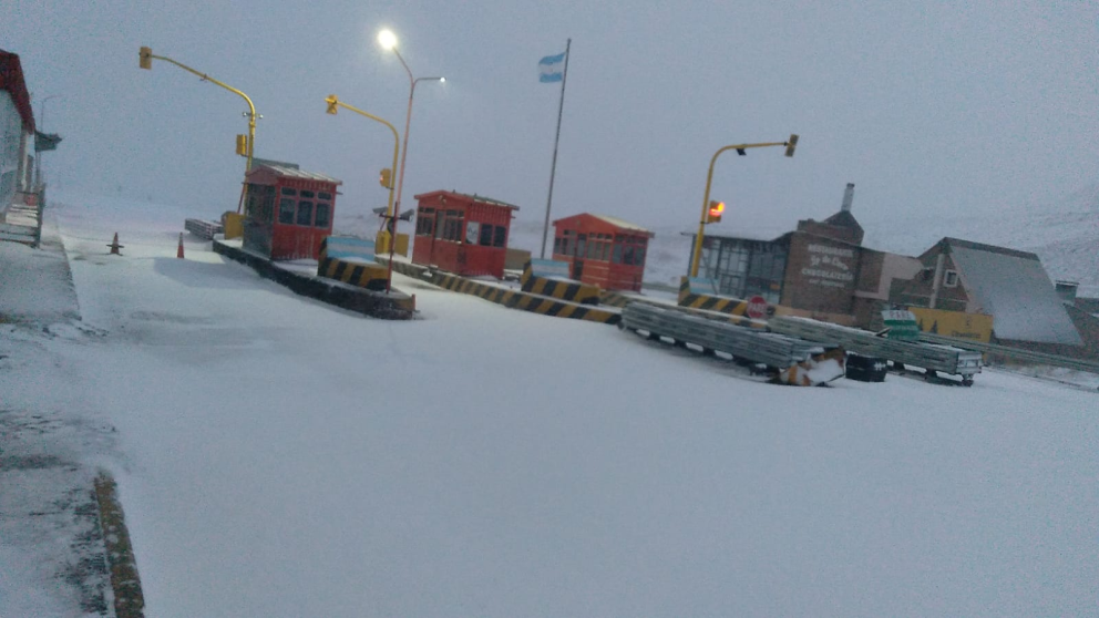 ¡ATENCIÓN VIAJEROS!: VUELVEN A CERRAR EL PASO CRISTO REDENTOR POR NIEVE Y NUBES EN ALTA MONTAÑA