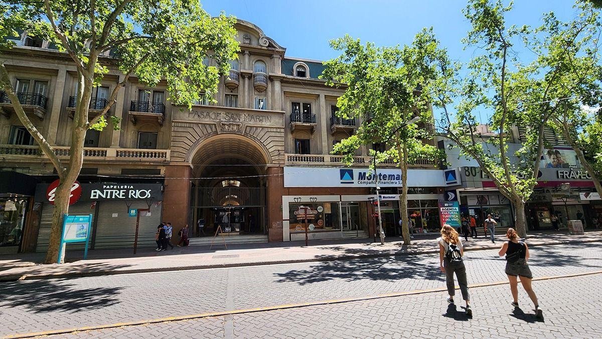 DÍA DEL EMPLEADO DE COMERCIO: CUÁNDO CIERRAN LOS NEGOCIOS EN MENDOZA Y QUÉ PASARÁ CON LA ATENCIÓN