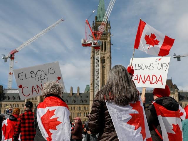 DE LA GUERRA DE ARANCELES AL PÁNICO EN EL BAÑO: EL PAPEL HIGIÉNICO SE CONVIERTE EN EL CONTRAGOLPE DE CANADÁ A TRUMP