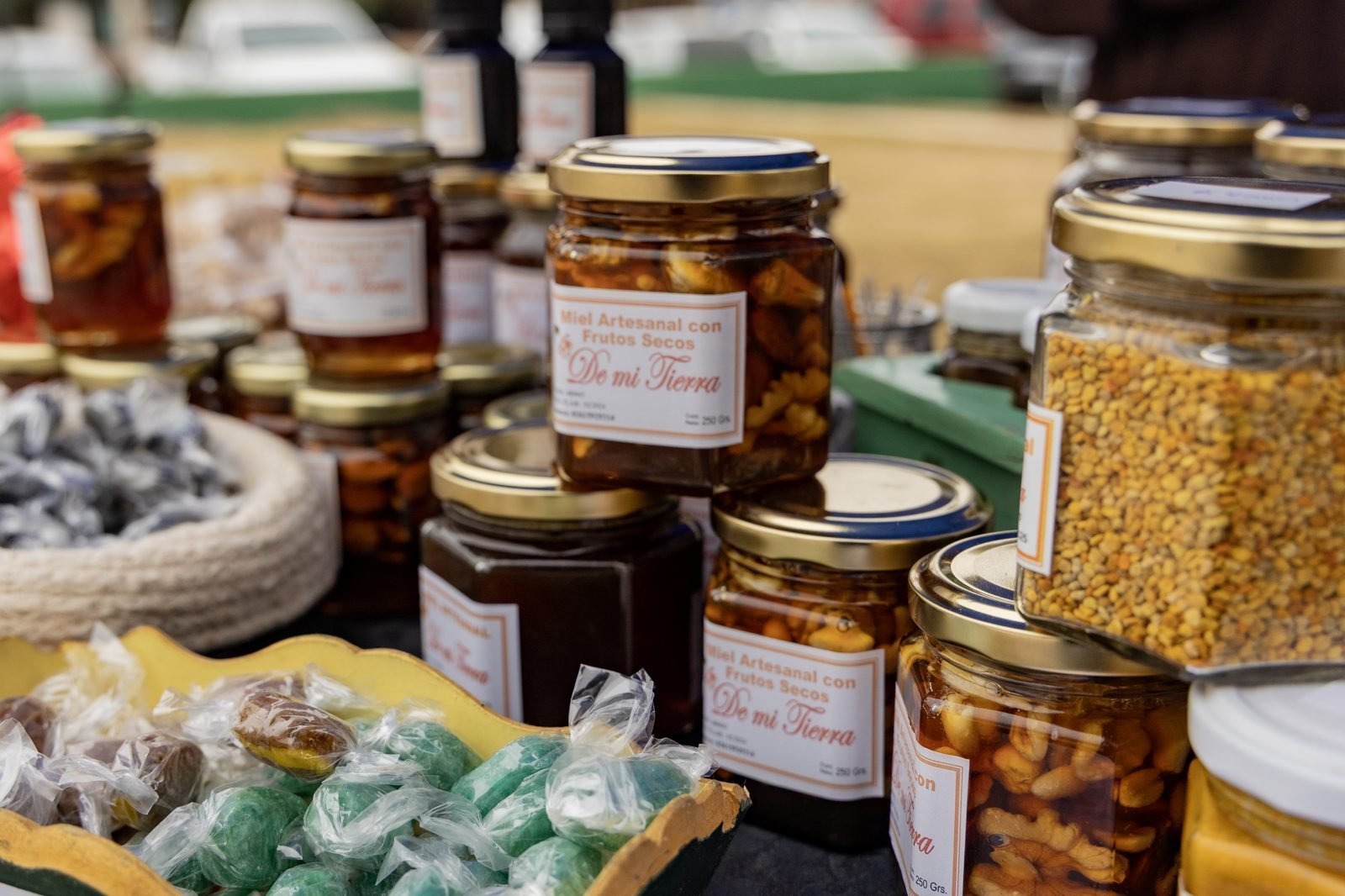 DEL CAMPO A LA MESA: EL MERCADO LOCAL QUE CONECTA EL TRABAJO DE NUESTRA TIERRA CON LA FAMILIA