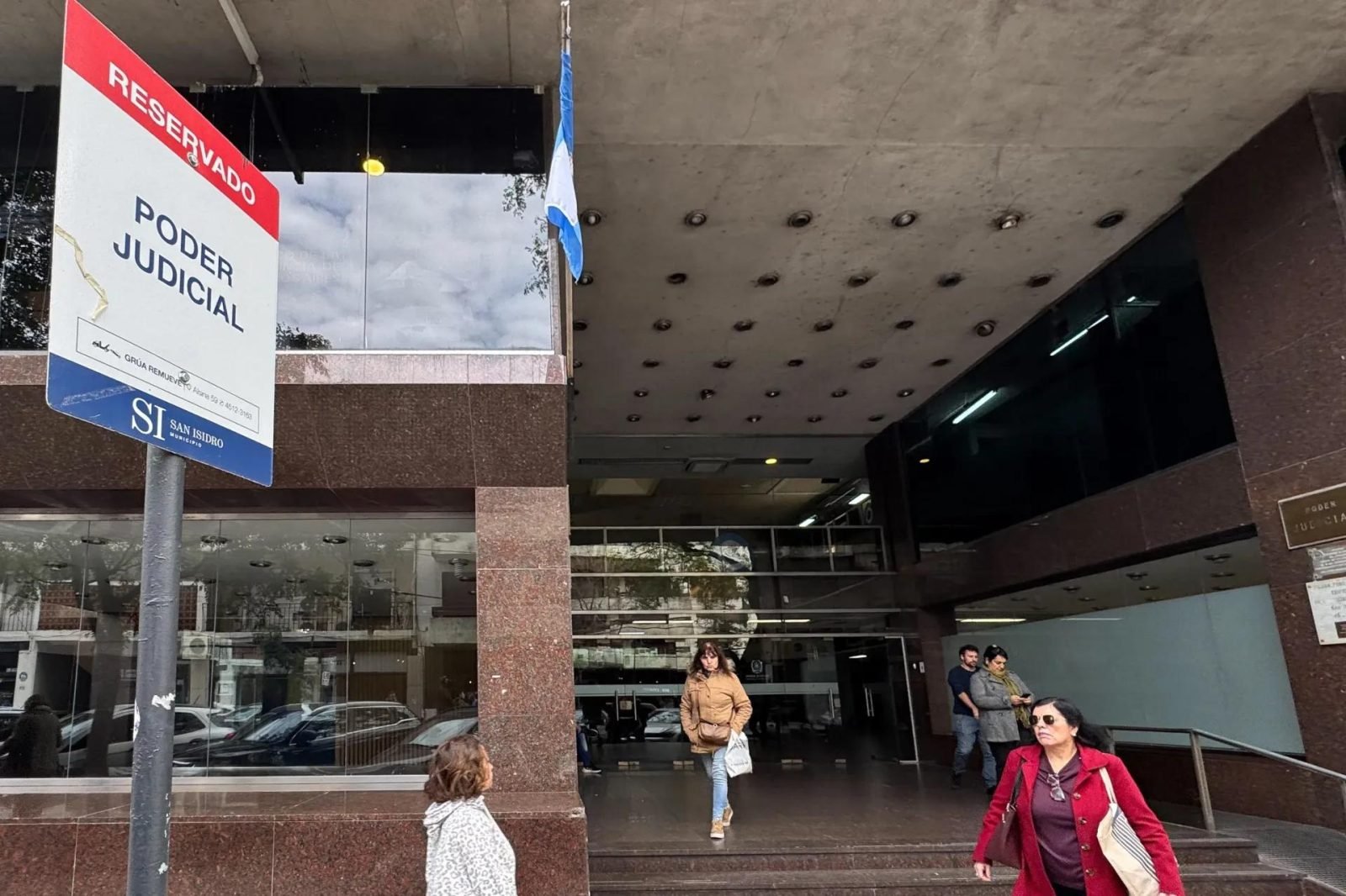 DESCUBRIÓ POR ADN QUE DOS HIJOS NO ERAN BIOLÓGICAMENTE SUYOS Y LA JUSTICIA ORDENÓ INDEMNIZARLO