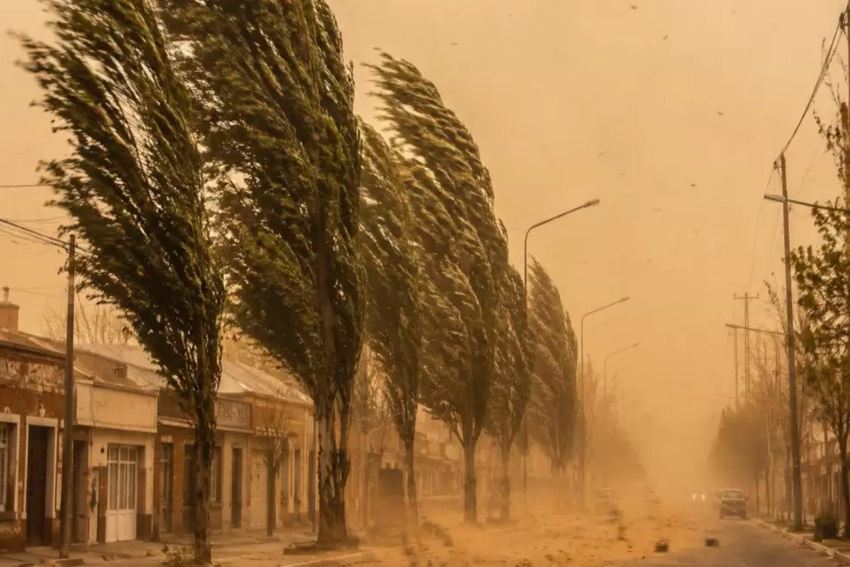 DOBLE ALERTA METEOROLÓGICA EN MENDOZA: ZONDA EN EL LLANO Y FUERTES NEVADAS EN CORDILLERA
