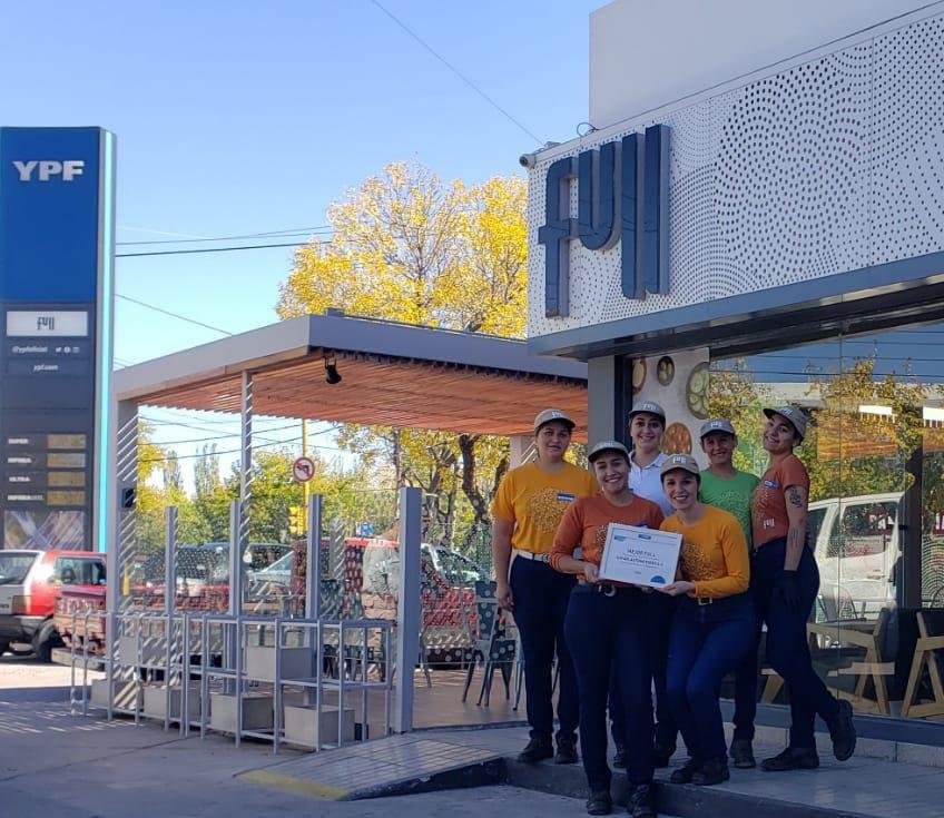 DOS ESTACIONES YPF DE MENDOZA FUERON PREMIADAS POR SEGUNDO AÑO CONSECUTIVO