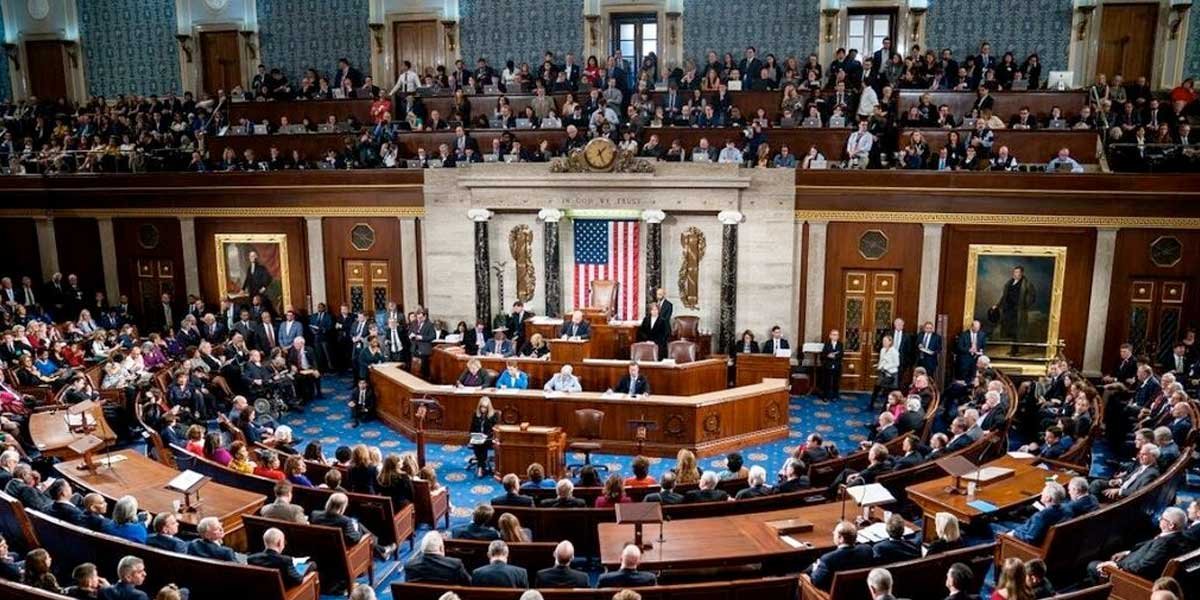 DURO REVÉS PARA TRUMP: EL SENADO DE ESTADOS UNIDOS VOTÓ LIMITAR SU GUERRA CON IRÁN