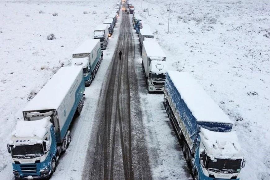 EL CRISTO REDENTOR LLEVA MÁS DE UN MES CERRADO Y LA NIEVE SIGUE COMPLICANDO EL PASO A CHILE