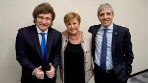 EL FMI, MAYOR ACREEDOR DEL PAÍS, DA VUELTAS POR VACA MUERTA