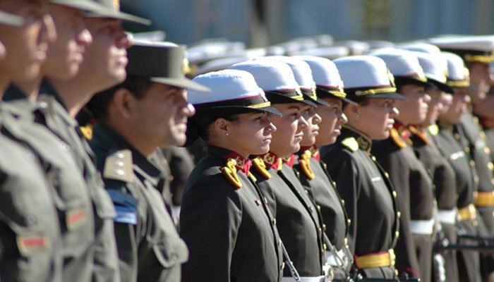 EL GOBIERNO ANUNCIÓ UN BONO DE $50.000 PARA LAS FUERZAS ARMADAS Y DE SEGURIDAD, EN MEDIO DE UNA CRISIS SALARIAL QUE YA GENERÓ MILES DE BAJAS