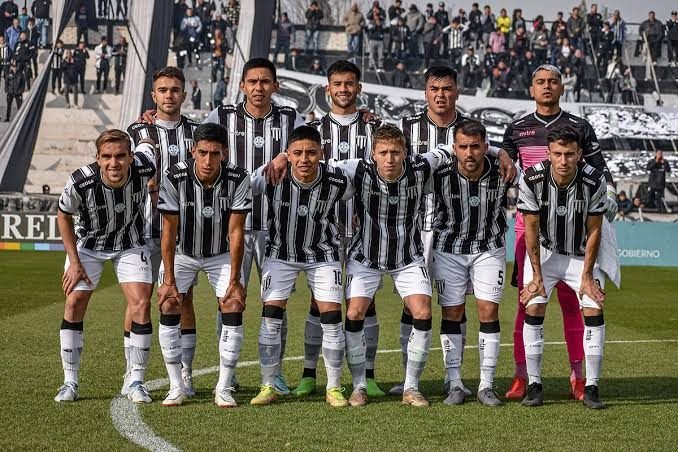 EL LOBO VA POR OTRA ALEGRÍA EN LINIERS: GIMNASIA VISITA A UN VÉLEZ HERIDO CON EL GOLEADOR MÓDICA COMO GRAN ARMA