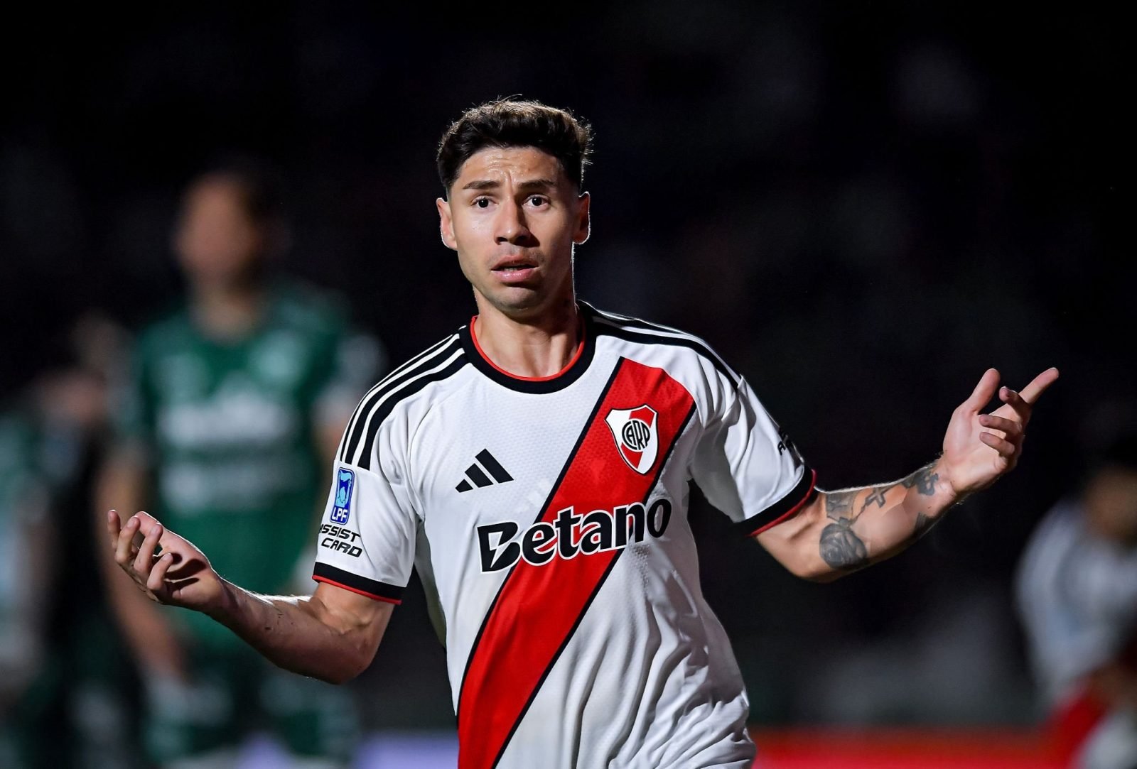 EMPATE CON POLÉMICA EN JUNÍN: RIVER NO PUDO CON SARMIENTO EN EL REPROGRAMADO Y SE COMPLICA EN LA TABLA