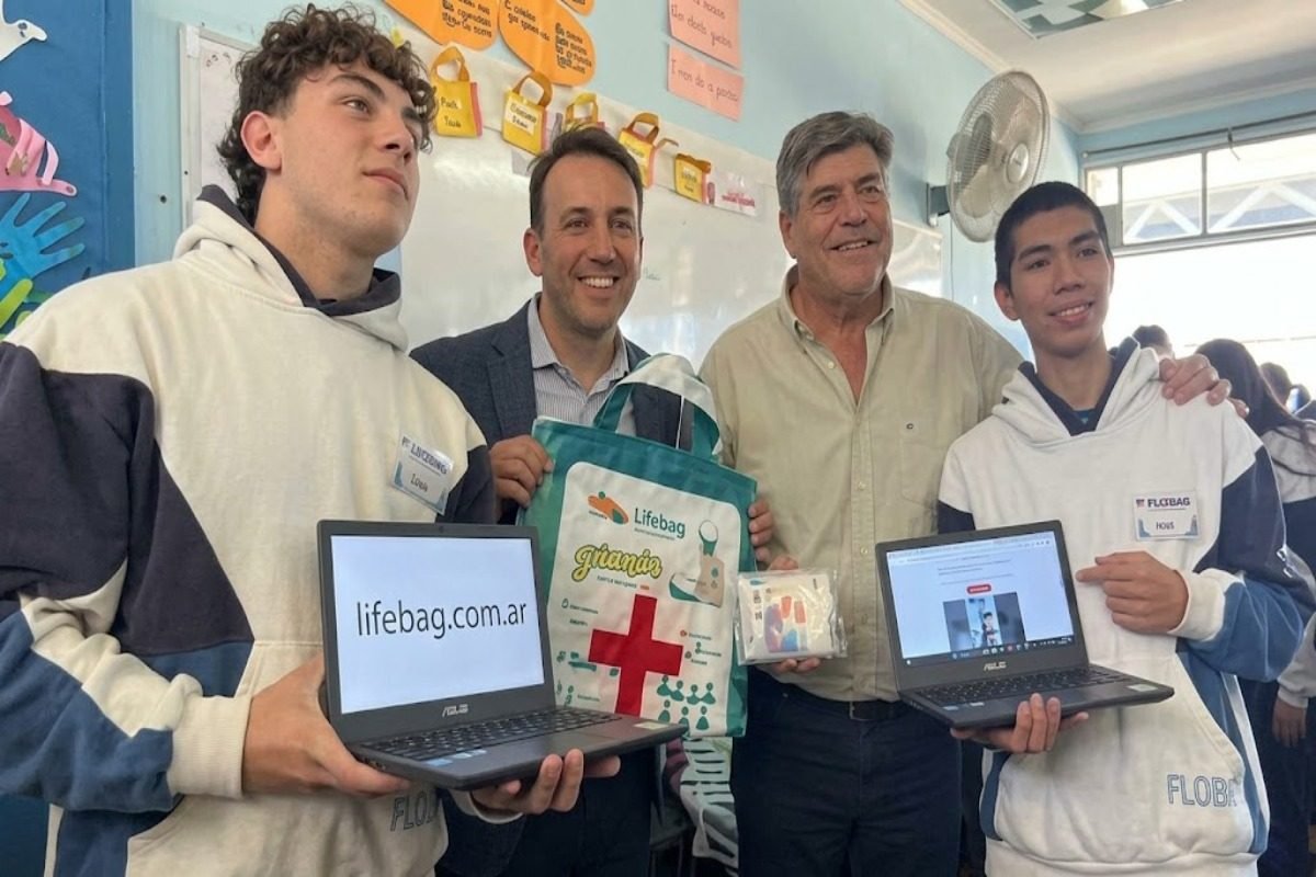ESTUDIANTES DE JUNÍN CREARON “LIFE BAG”, UN KIT DE EMERGENCIA PARA ACTUAR ANTE SISMOS