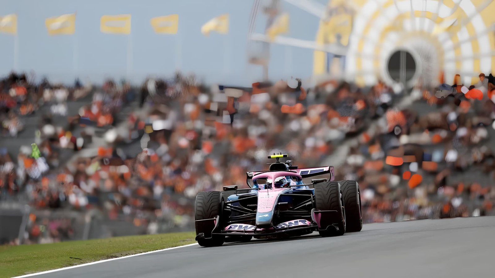 FRANCO LA PASÓ MAL EN ZANDVOORT: DOBLE SANCIÓN, ÚLTIMO PUESTO Y MUCHA BRONCA