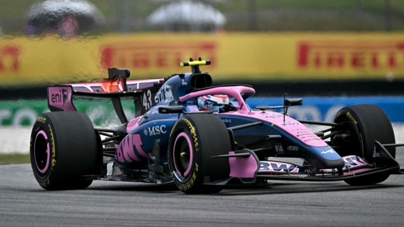 FRANCO REMANDO CONTRA LA CORRIENTE: COLAPINTO PASÓ A LA Q2 EN SEPANG PERO LA SANCIÓN LO MANDA AL FONDO DE LA GRILLA