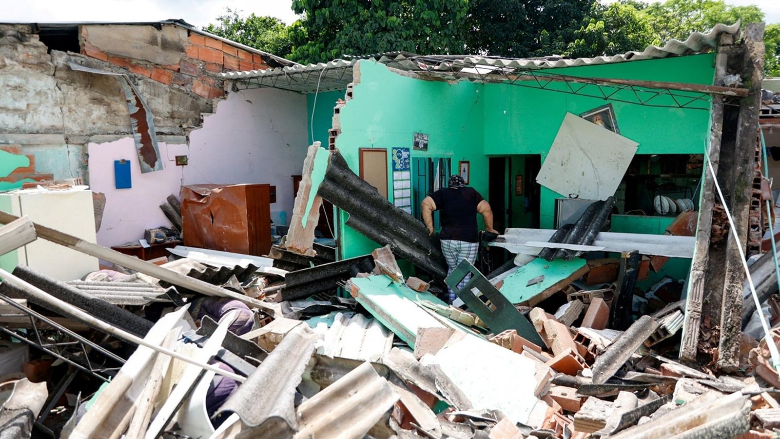 FUERTE TERREMOTO EN COLOMBIA: UN SISMO DE 7,4 SACUDIÓ VARIAS CIUDADES Y DEJÓ HERIDOS Y DAÑOS