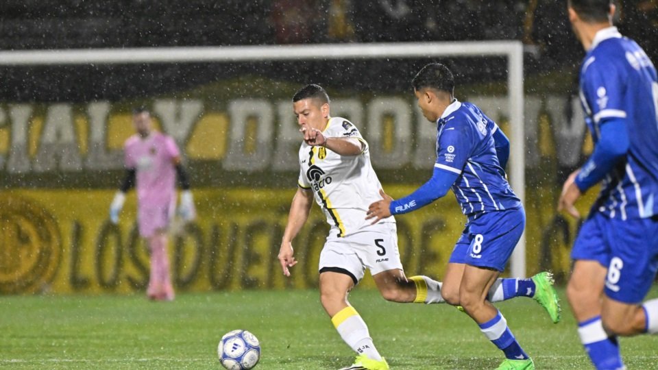 GODOY CRUZ TROPEZÓ EN CHUBUT: DEPORTIVO MADRYN SE QUEDÓ CON EL TRIUNFO POR 2 A 0