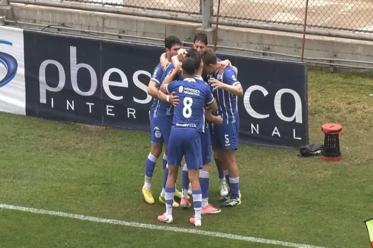 GODOY CRUZ VENCIÓ 2-1 A MORÓN Y SE METIÓ DE LLENO EN LA PELEA POR LA CIMA