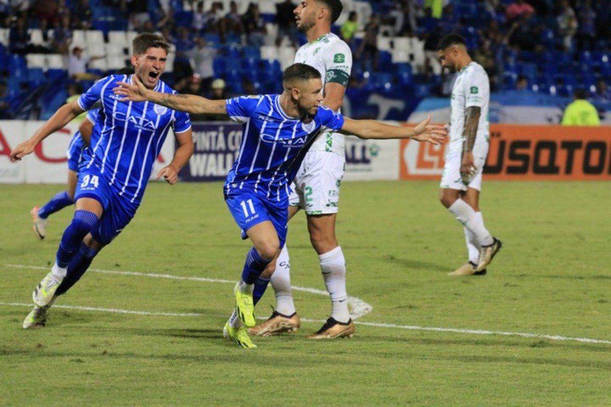 GODOY CRUZ VENCIÓ A FERRO COMO VISITANTE Y LOGRÓ SU PRIMER TRIUNFO DEL CAMPEONATO