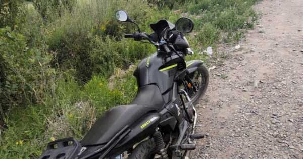 INDIGNACIÓN EN LAS HERAS: UN MOTOCICLISTA ATROPELLÓ A UNA ENFERMERA, ABANDONÓ LA MOTO ROBADA Y ESCAPÓ