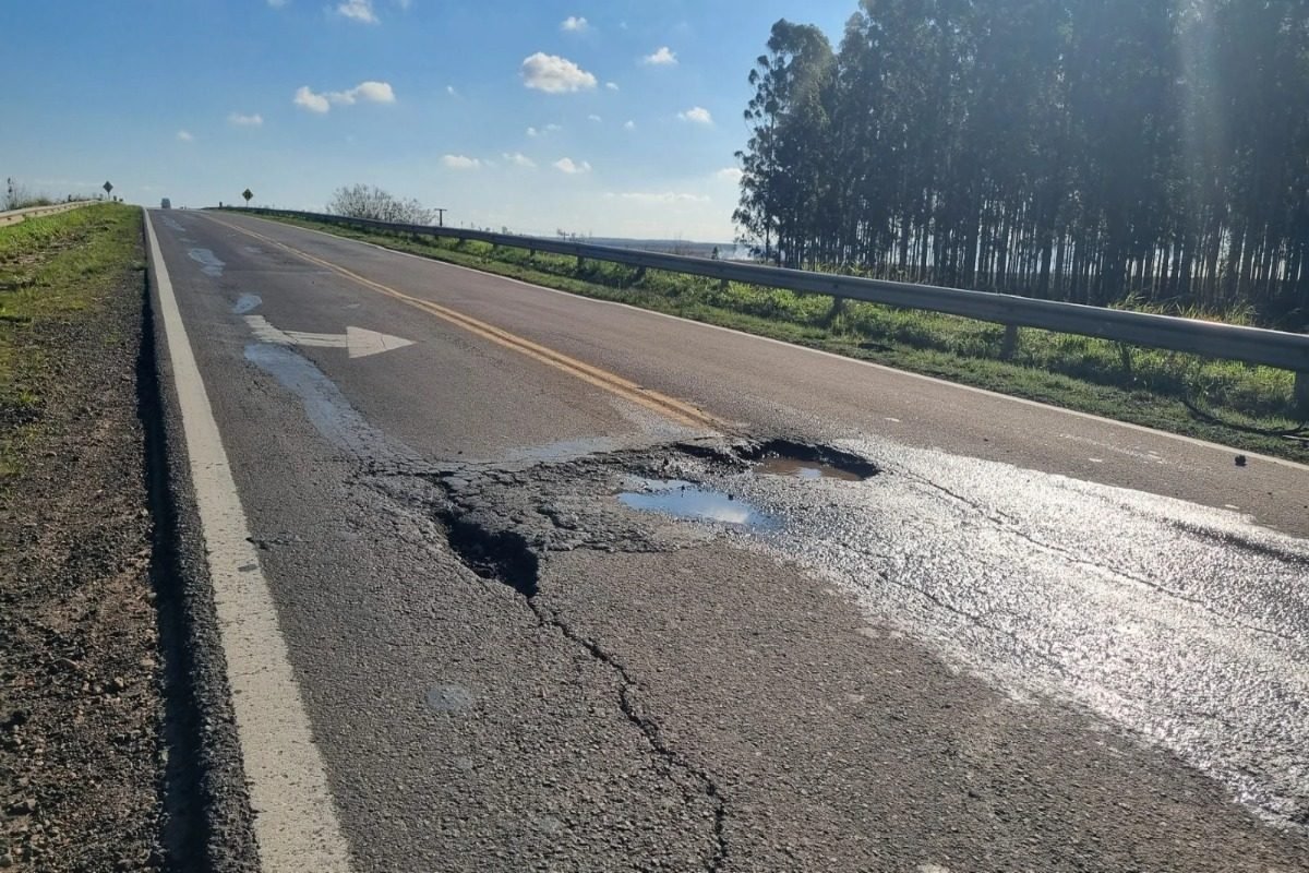 INDIGNACIÓN POR EL ESTADO DE LA RUTA 7: MÁS DE 14 VEHÍCULOS SUFRIERON ROTURAS POR LOS BACHES