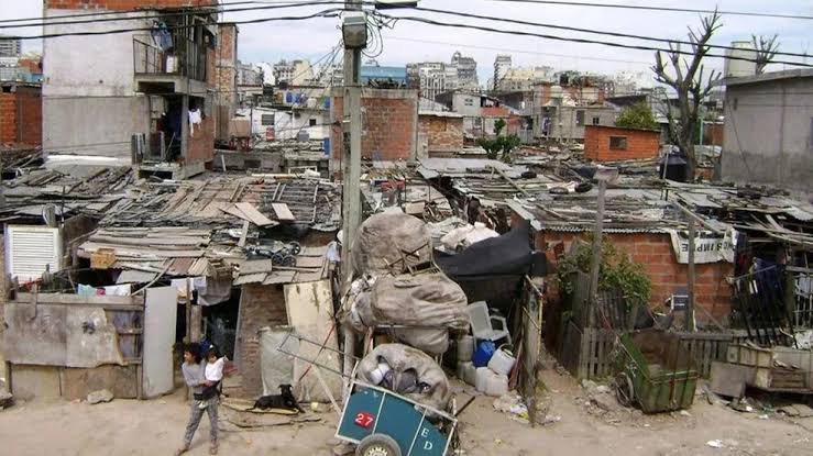 INFORME PRIVADO ADVIERTE QUE LA POBREZA REAL LLEGA AL 45% EN ARGENTINA. LOS NÚMEROS DEL INDEC CADA VEZ MÁS CUESTIONADOS