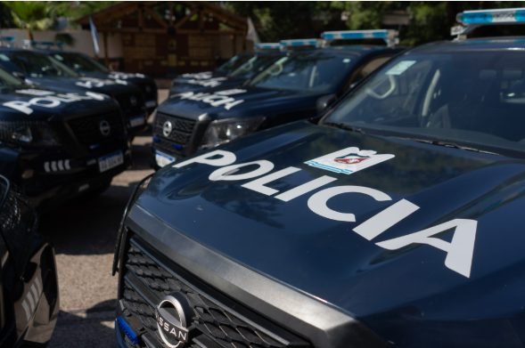 INSÓLITO ROBO EN MAIPÚ: DETUVIERON A DOS ADOLESCENTES CON 10 LECHONES ESCONDIDOS EN BOLSAS