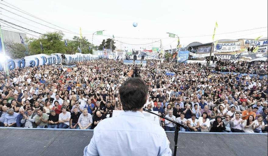 KICILLOF ACELERA SU ARMADO EN MENDOZA: EX MINISTROS NACIONALES SE SUMAN A LA ESTRATEGIA PERONISTA