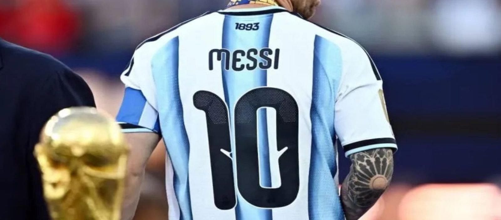 LA '10' ESPERA HEREDERO: SCALONI CONFIRMÓ QUÉ PASARÁ CON LA CAMISETA DE MESSI Y HABLÓ DE SU RENOVACIÓN