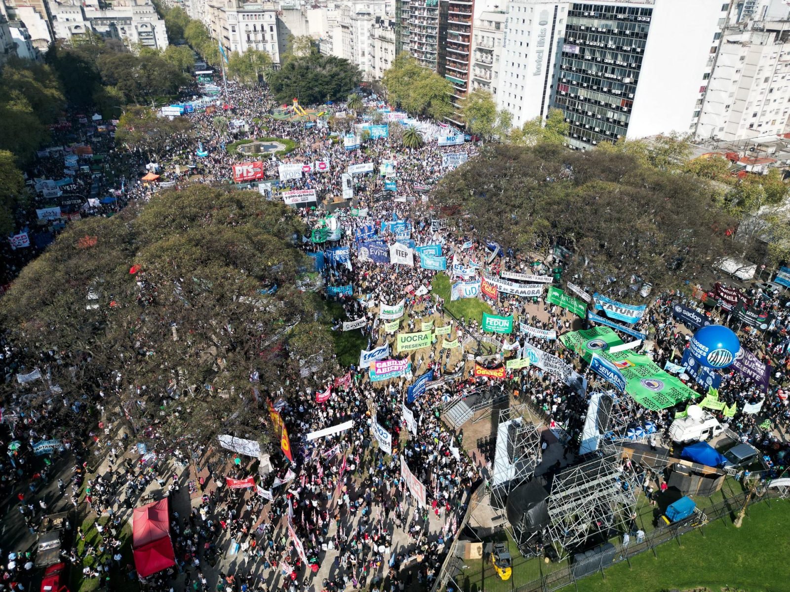 LA JUSTICIA REVISARÁ LA CAUTELAR POR EL FINANCIAMIENTO UNIVERSITARIO Y EL GOBIERNO PODRÁ APELAR