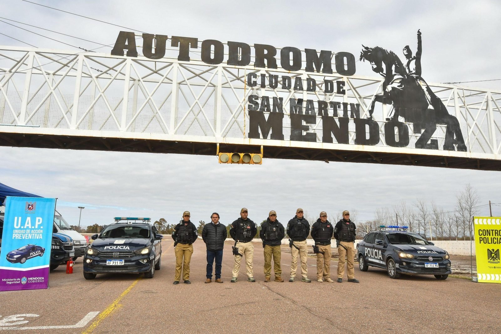 LA POLICÍA DE MENDOZA CAPACITA A 22 EFECTIVOS EN CONDUCCIÓN TÁCTICA Y MANEJO DEFENSIVO