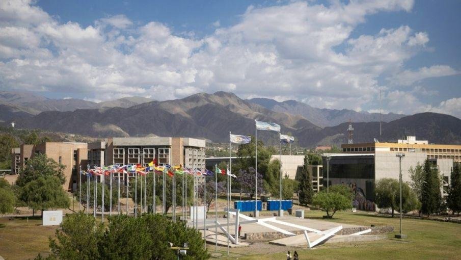 LA RECTORA ELECTA DE LA UNCUYO ANTICIPÓ QUE NO DESCONTARÁ LOS DÍAS DE PARO A LOS DOCENTES