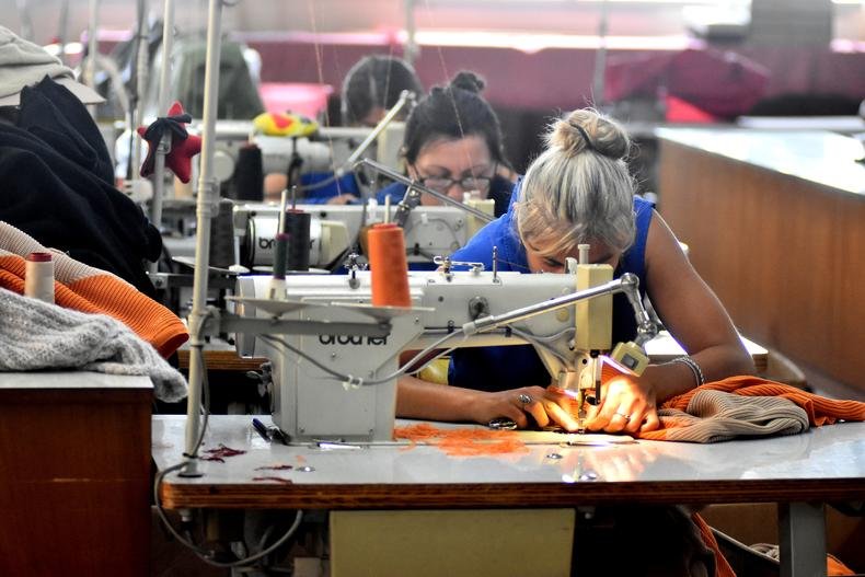 LA SUBA DE LAS IMPORTACIONES DE ROPA PROFUNDIZA LA CRISIS DE LA INDUSTRIA TEXTIL ARGENTINA