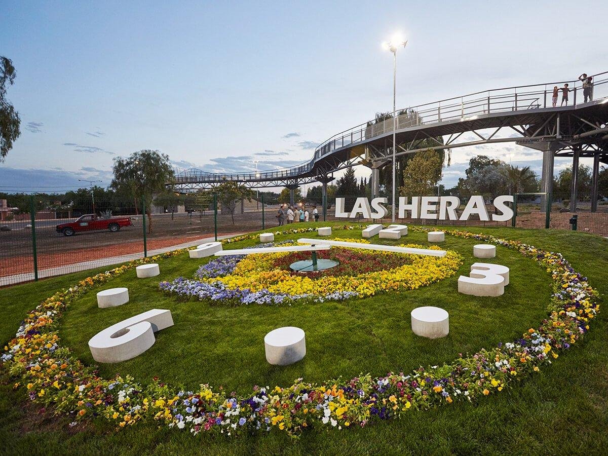 LAS HERAS RECIBE LA PRIMAVERA CON EL PRIMER FESTIVAL DE LAS FLORES Y EL VINO