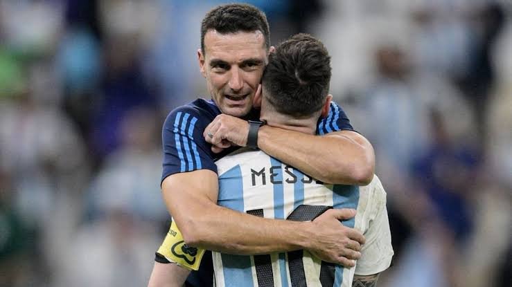 "LO SIENTO POR NO HABERLES PODIDO TRAER OTRA COPA": LA SENTIDA CARTA DE SCALONI A TODO UN PAÍS