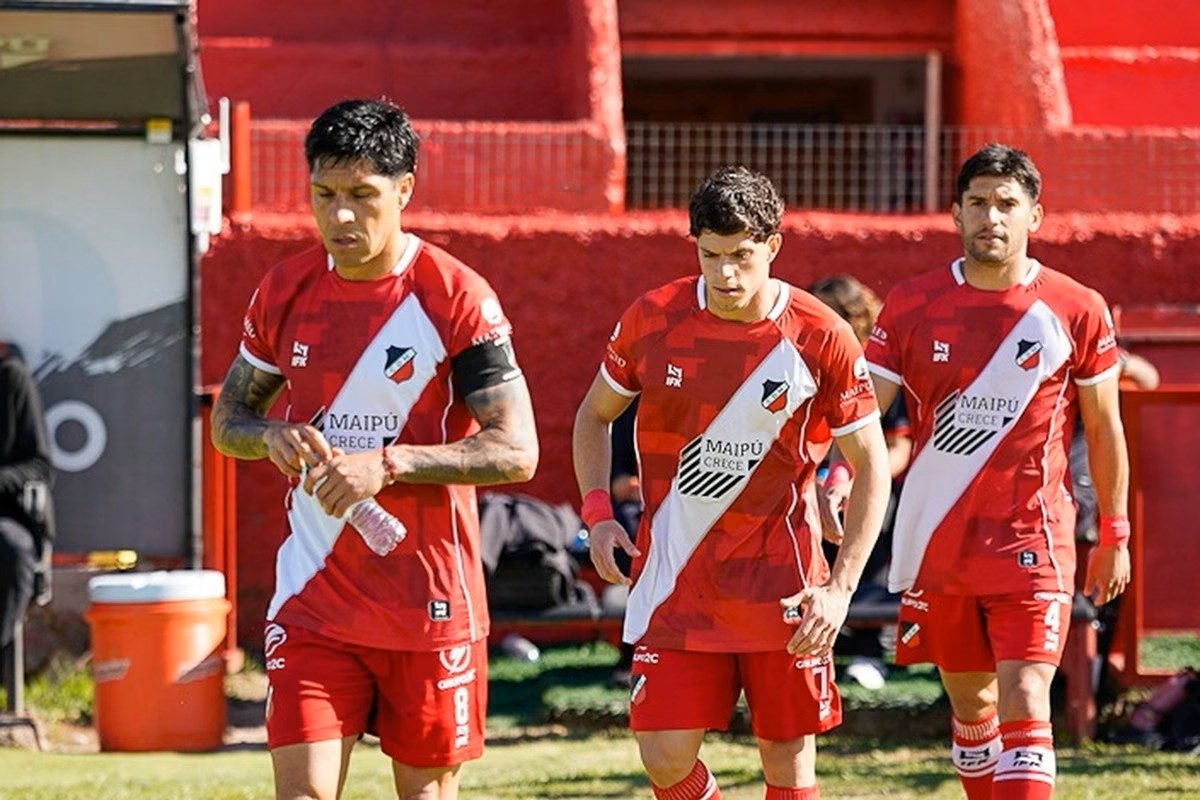 MAIPÚ VIAJA CON LA ILUSIÓN INTACTA: BUSCA DAR EL GOLPE ANTE EL LÍDER TRISTÁN SUÁREZ