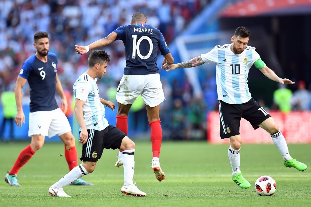 MBAPPÉ ELIGIÓ A MESSI COMO EL MEJOR Y REAVIVÓ EL DEBATE SOBRE LAS GRANDES FIGURAS DEL FÚTBOL