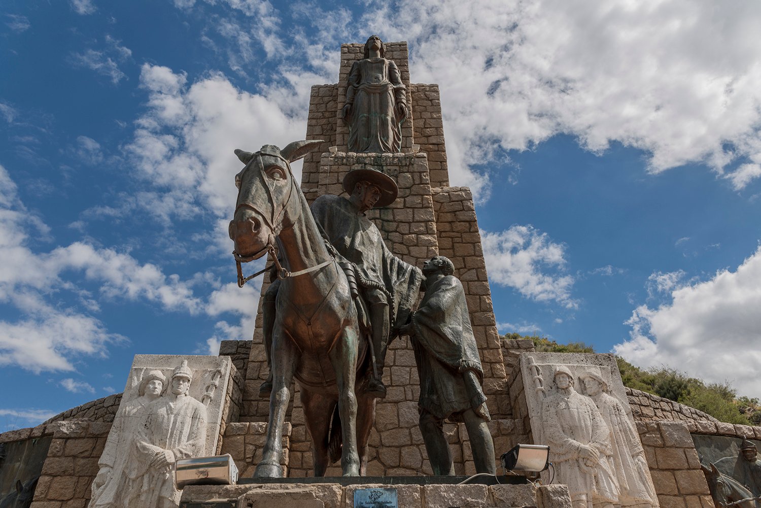 MENDOZA CONMEMORA A SAN MARTÍN CON ACTOS, DESFILES Y ACTIVIDADES EN TODA LA PROVINCIA
