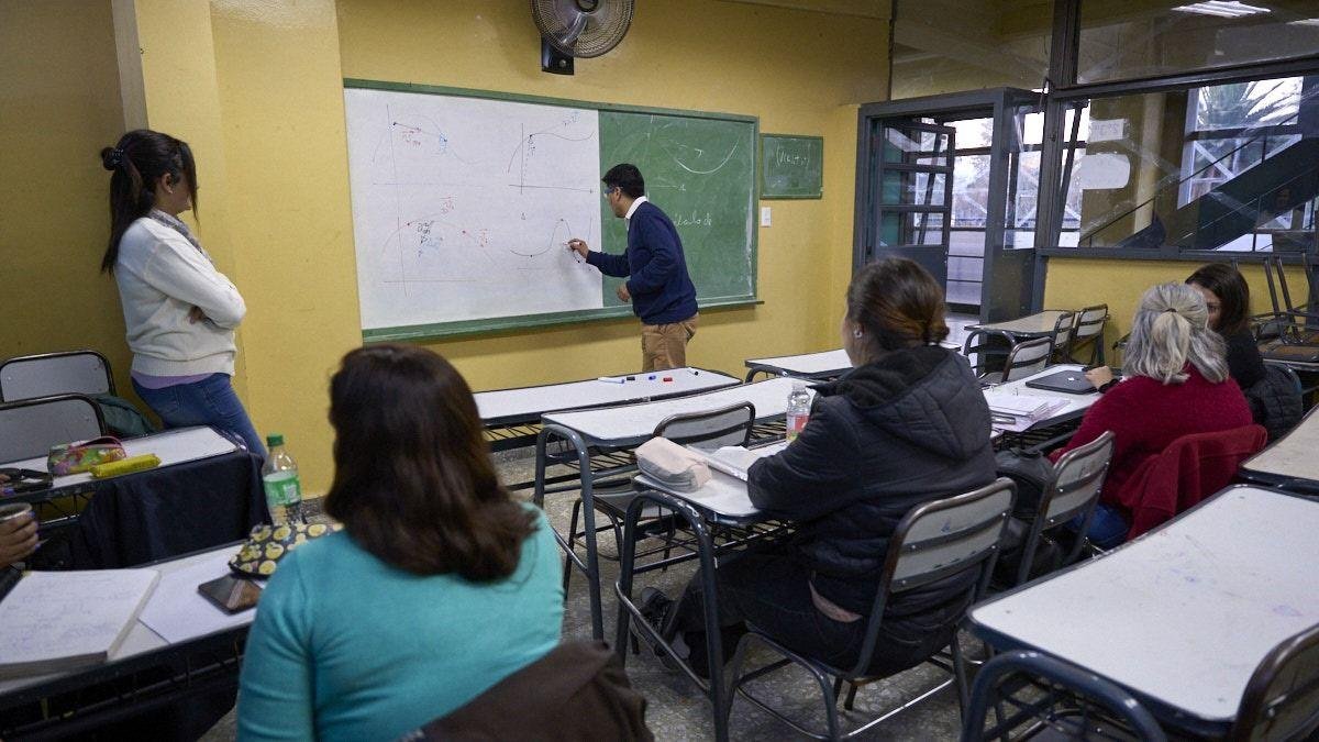 MENDOZA SUSPENDIÓ LAS ELECCIONES EN LOS INSTITUTOS DE EDUCACIÓN SUPERIOR HASTA 2028