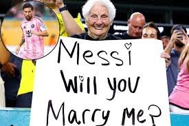 "MESSI, ¿TE QUERÉS CASAR CONMIGO?": LA ABUELA DE 100 AÑOS QUE SE ROBÓ EL MUNDIAL Y CONQUISTÓ LAS REDES