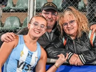 MILAGROS ALASTRA HIZO HISTORIA CON LAS LEONAS Y LEVANTA LA COPA A LOS 20 AÑOS. DE LA UNCuyo A LA CIMA DEL MUNDO