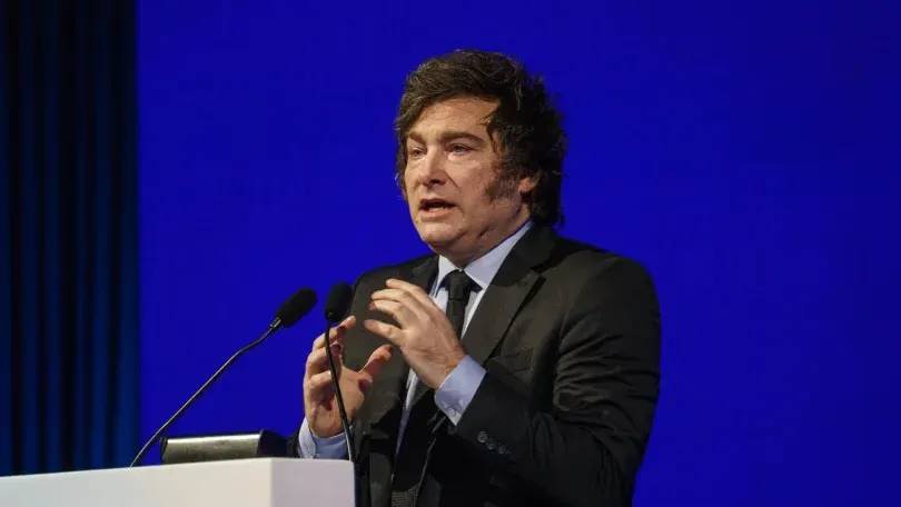 MILEI DICE QUE ES "UNA RIDICULEZ" QUE EL 80% NO LLEGA A FIN DE MES, MIENTRAS LOS NÚMEROS DICEN OTRA COSA