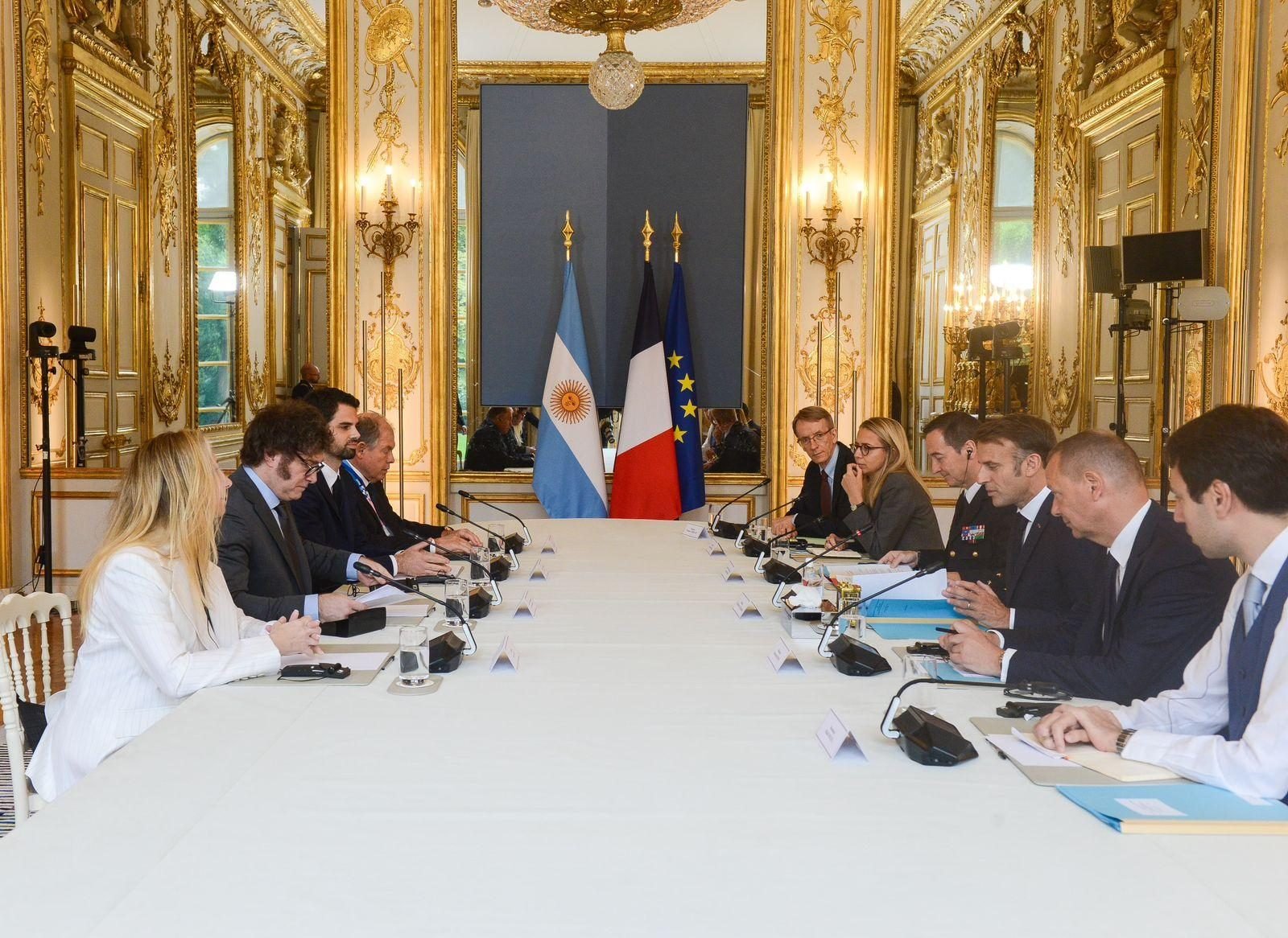 MILEI LLAMÓ A LOS INVERSORES FRANCESES A “LLENARSE LOS BOLSILLOS” EN ARGENTINA: MENDOZA TAMBIÉN BUSCA OPORTUNIDADES EN PARÍS