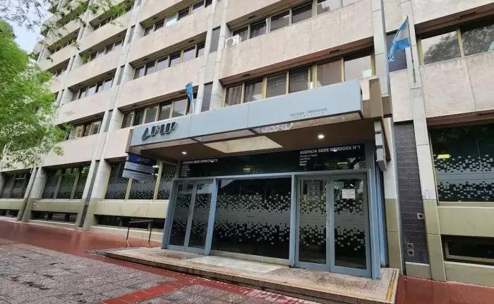 MONOTRIBUTO 2026: CUÁNTO PUEDE FACTURAR POR MES CADA CATEGORÍA SIN SUPERAR EL LÍMITE