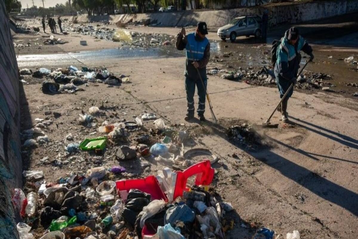 MULTAS MILLONARIAS Y TRABAJO COMUNITARIO PARA QUIENES ARROJEN RESIDUOS EN LA VÍA PÚBLICA