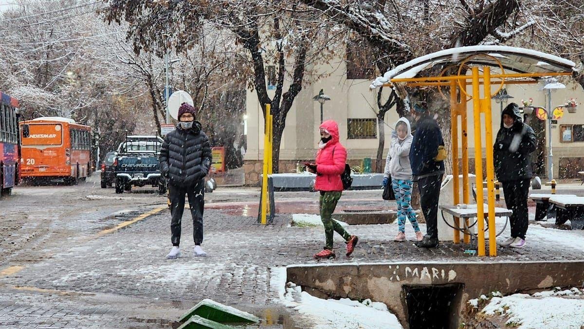 NUEVO FRENTE FRÍO EN MENDOZA: CUÁNDO PODRÍA VOLVER A NEVAR EN EL GRAN MENDOZA