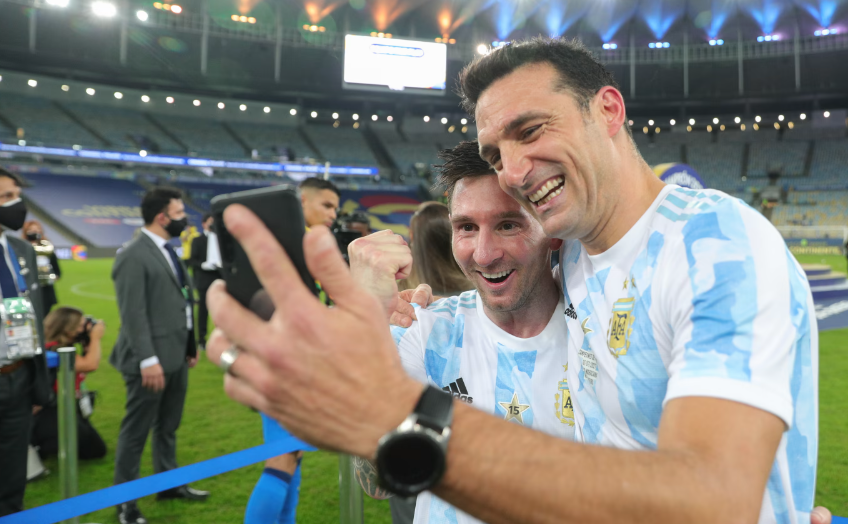 "QUÉ GRUPO DE JUGADORES, HERMANO": SCALONI SE QUEBRÓ DE EMOCIÓN TRAS LA REMONTADA ANTE EGIPTO