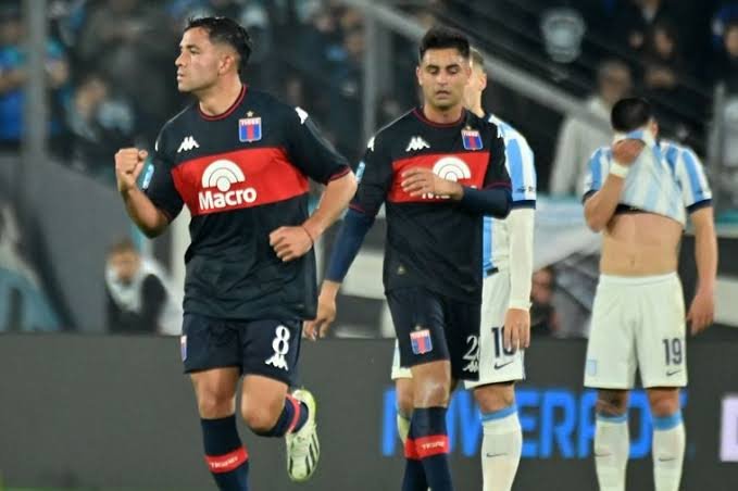 RACING PERDIÓ CON TIGRE, ARGENTINOS SIGUE DE RACHA Y EL LOBO SUMÓ DE A TRES: TODO LO QUE DEJÓ UN SÁBADO CON MUCHO FÚTBOL